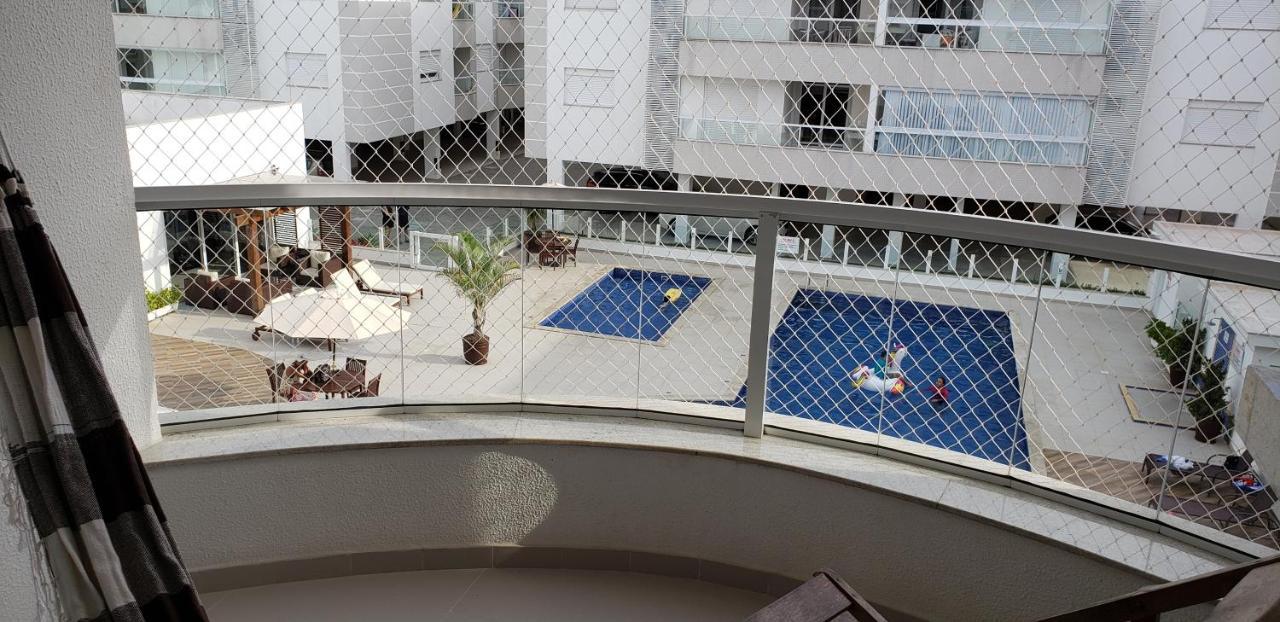 Apartamento Frente Para A Piscina A Uma Quadra Da Praia Florianopolis Exterior photo